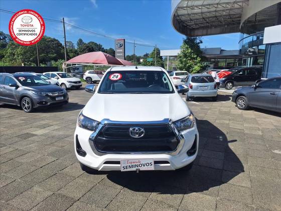 TOYOTA HILUX 2.8 D-4D TURBO DIESEL CD SRV 4X4 AUTOMÁTICO